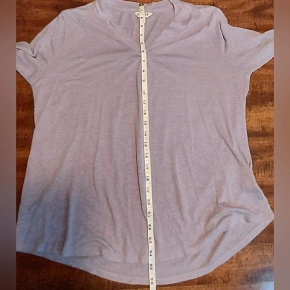 Orvis Women's V-Neck Shirt - Picture 8 of 8